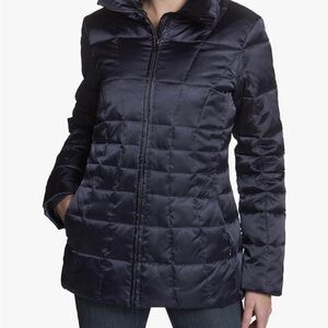 Women’s Zip front pillow collar down filled jacket, size M